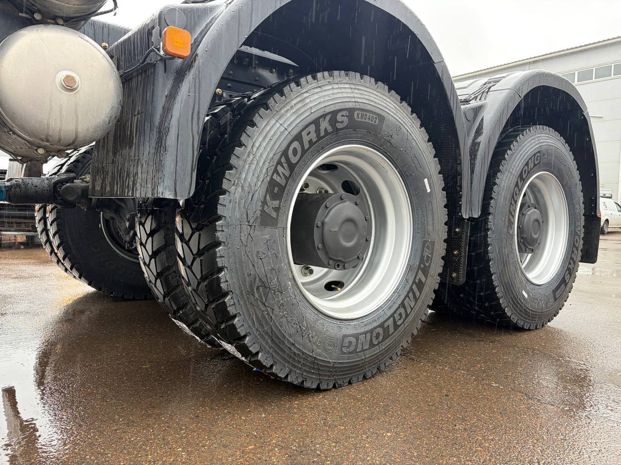 Седельный тягач Shacman X3000 SX42586V385 (Серый) 2024г. 6x6 в Екатеринбурге