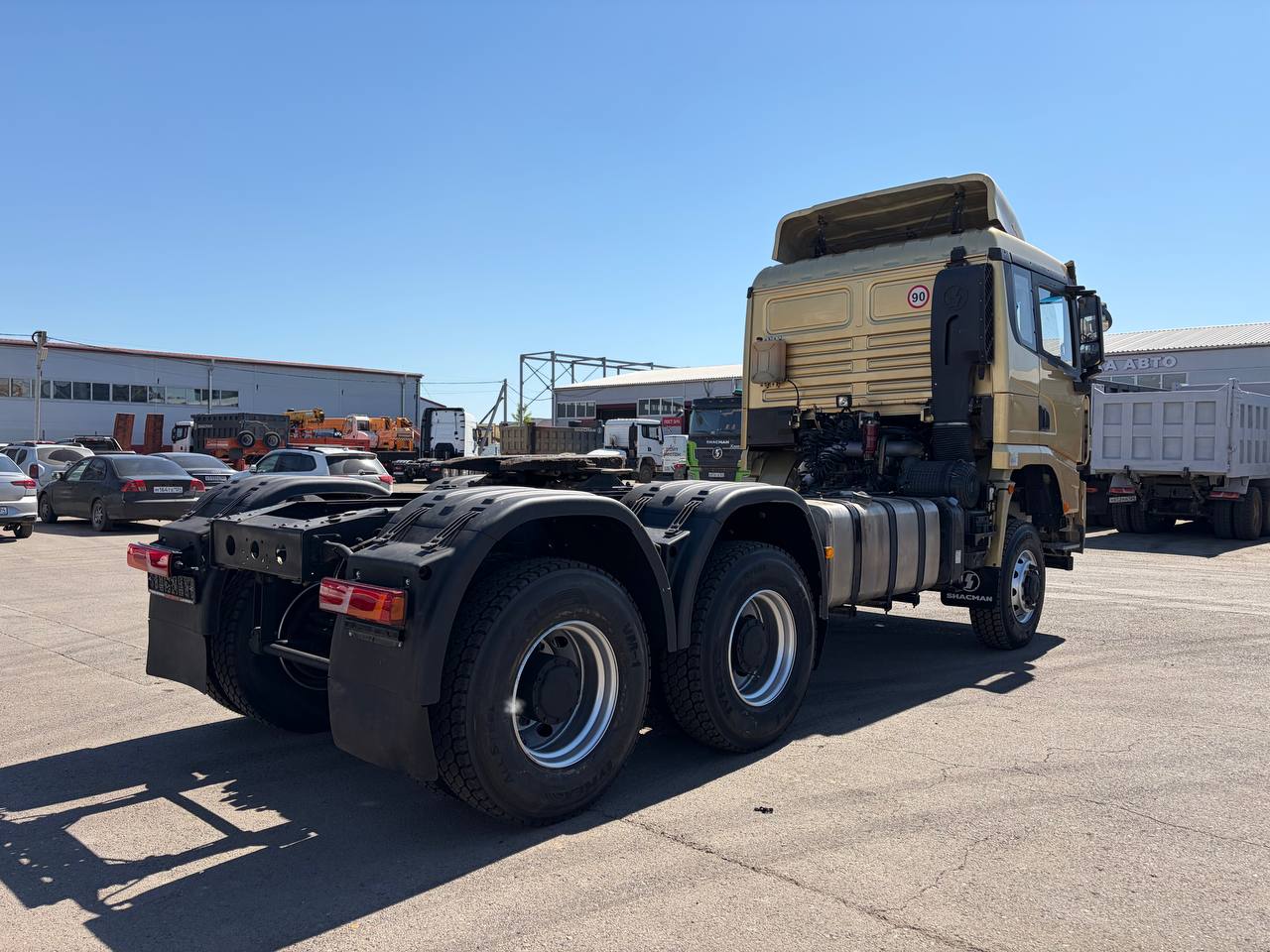 Седельный тягач Shacman X3000 SX42586V385 6x6 в Екатеринбурге
