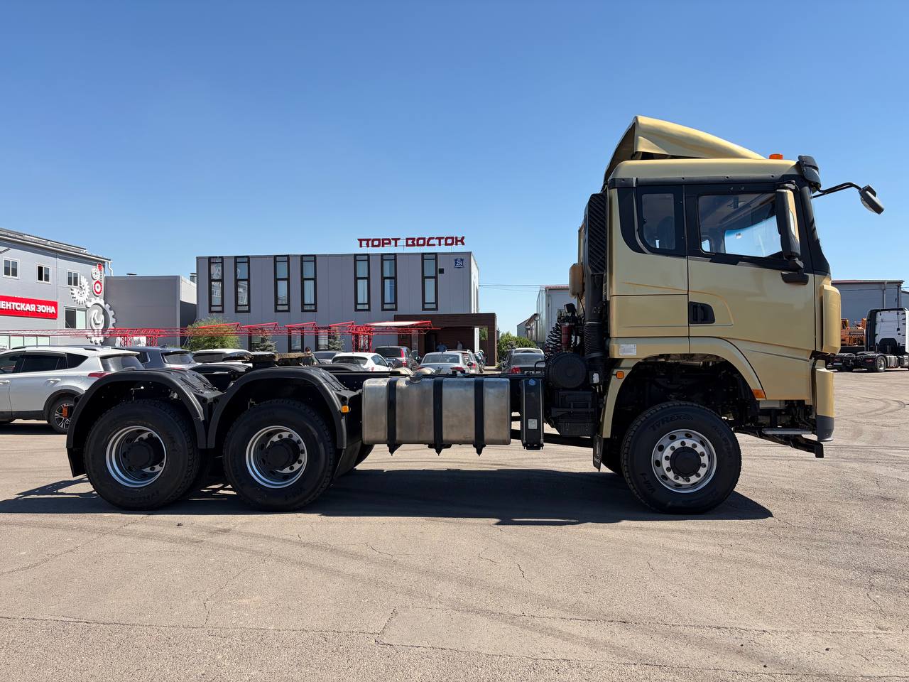 Седельный тягач Shacman X3000 SX42586V385 6x6 в Екатеринбурге