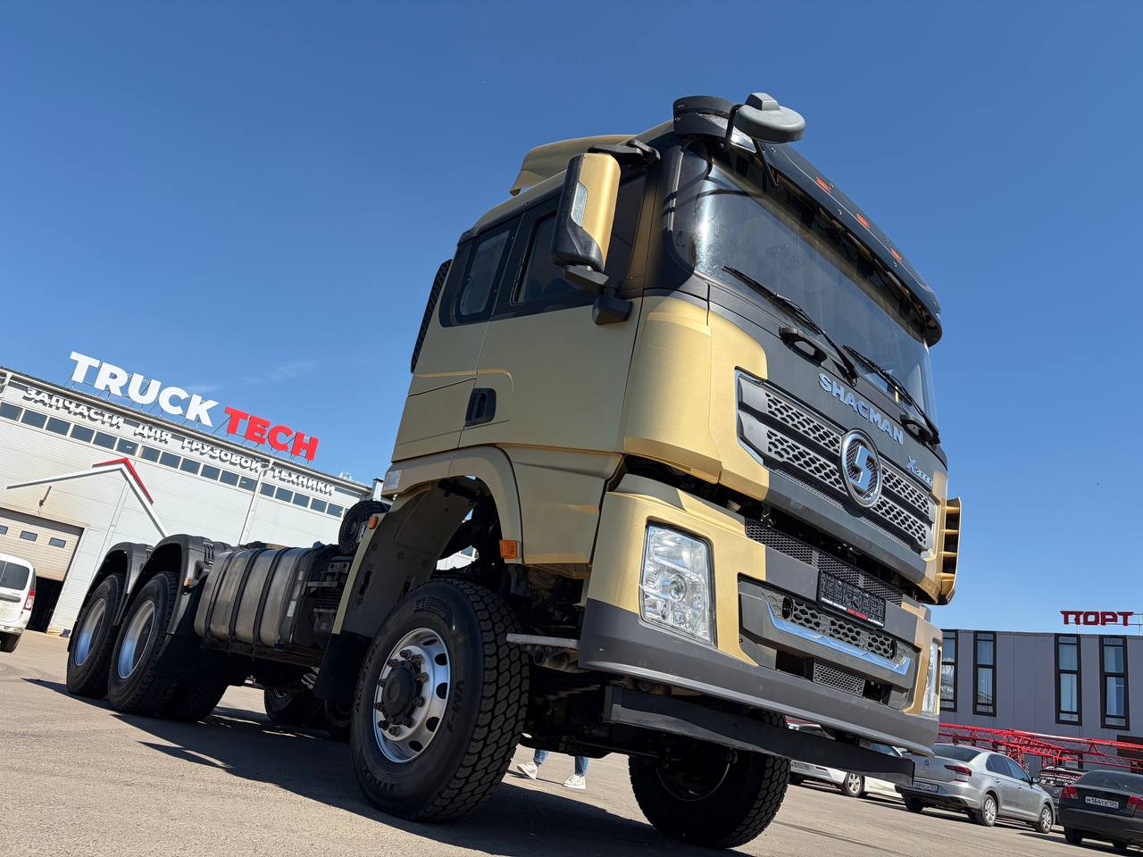 Седельный тягач Shacman X3000 SX42586V385 6x6 в Екатеринбурге