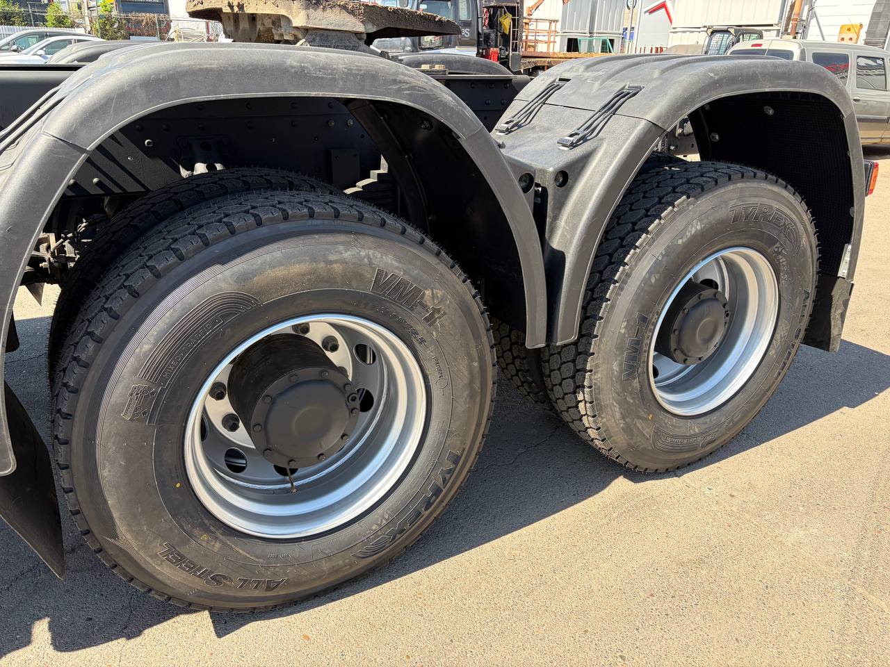 Седельный тягач Shacman X3000 SX42586V385 6x6 в Екатеринбурге