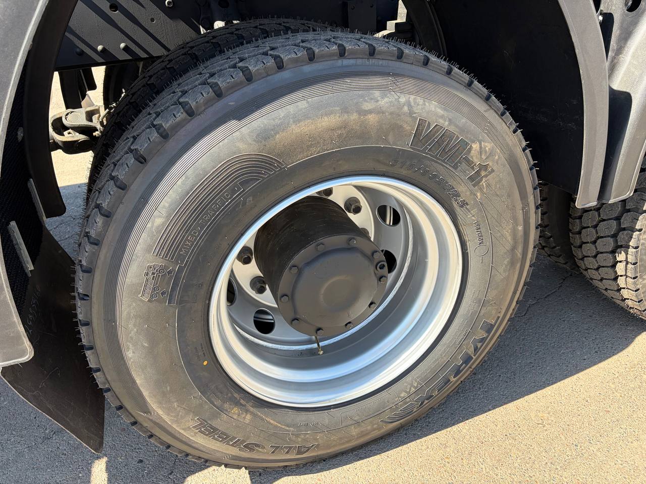 Седельный тягач Shacman X3000 SX42586V385 6x6 в Екатеринбурге